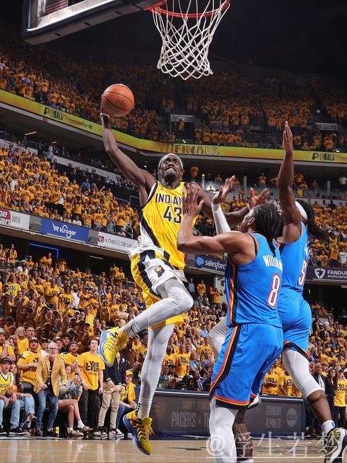 特纳妙传 西亚卡姆精准三分命中 特纳妙传 西亚卡姆精准三分命中