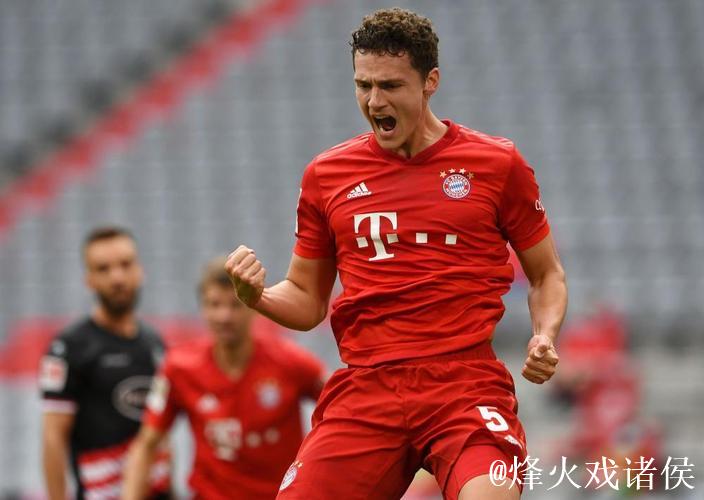 德甲-莱万双响 帕瓦尔破门+造乌龙 拜仁5-0大胜